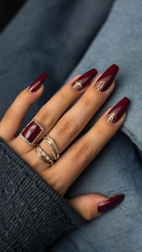 Get inspired by the latest French fall nails trends for 2024 with these simple cute and autumnal nail designs in dark early fall colors Find trendy ideas for short nails with the most popular autumn shades Fall 24 Nails, French Fall Nails, Nail Designs For Autumn, Ideas For Short Nails, Red Polish, Fall Nail Trends, Nails Trends, Classic French Manicure, French Nail Designs