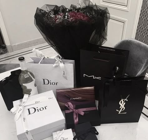 Luxury Birthday Gifts, Birthday Goals, Luxury Birthday, Rich Girl Aesthetic, Rich Girl Lifestyle, Luxurious Life, My Future Life, Rich Lifestyle, Luxe Life