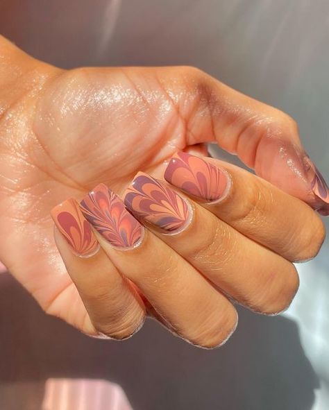 Water Marbling Nails, Watermarble Nail Art, Marble Fall Nails, Watermarble Nails, Nail Art Designs Simple, Marble Nail Polish, Water Marble Nail Art, Water Marble Nails, Water Marbling