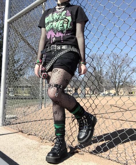 All Posts • Instagram Emo Scene Outfits, Alt Clothes, Outfits 2000s, Scene Outfits, Scene Fashion, Emo Outfits, Punk Outfits, Alt Fashion, Alternative Outfits