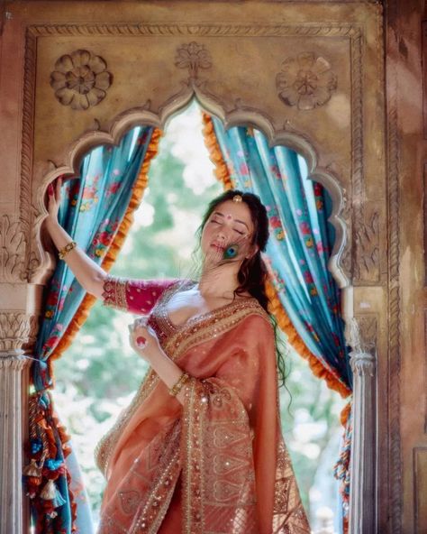 Tamannaah Bhatia turned muse of @toraniofficial for his latest collection, 'Leela', which is all about Radha-Krishan and their eternal love. #tamannahbhatia #tamannah #tamannahbhatiafc #tammanahbhatia #radha #radhakrishna #radhakrishn #krishna #janmashtami #janmashtamispecial Maternity Photography Poses Couple, Alia Bhatt Photoshoot, Bridesmaid Saree, Bollywood Lehenga, Indian Saree Blouses Designs, Indian Photoshoot, Indian Dresses Traditional, Tarun Tahiliani, Vogue India