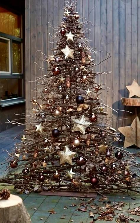 Handmade Christmas Trees, Creative Christmas Trees, Unique Christmas Trees, Christmas Tree Inspiration, Holiday Crafts Christmas, Christmas Decorations Rustic, Christmas Crafts Decorations, Diy Christmas Tree, Christmas Deco