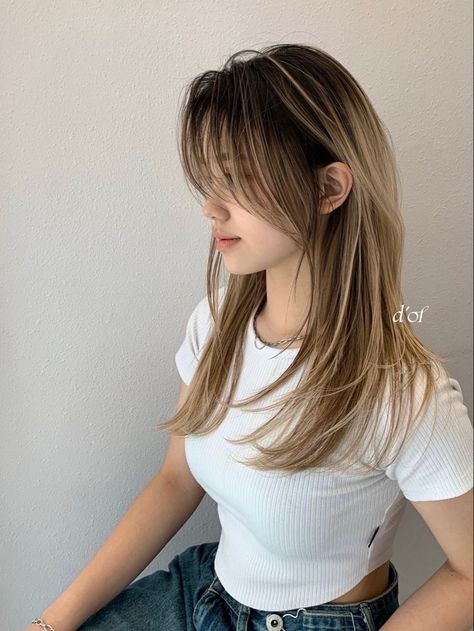 Balayage Hair Korean, Asian Blonde Hair Dark Roots, Asian Hair Ombre, Hair Layered Medium, Black Roots Blonde Hair, Hair Styles For 50, Short Hair Layered, Kids Hair Styles, Blonde Asian Hair