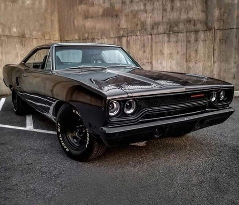 1970 Plymouth Roadrunner⠀💪 - Muscle Cars Lovers 1970 Plymouth Roadrunner, Bespoke Cars, Plymouth Roadrunner, Custom Muscle Cars, Classic Sports Cars, Chevrolet Chevelle, Road Runner, American Muscle Cars, Classic Cars Muscle