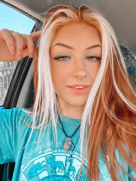 Red Hair With Money Pieces, Red And White Hair Color, Blonde With Red Highlights, Gorgeous Red Hair, Best Haircuts For Women, Red Hair Color Ideas, Split Dyed Hair, Red Blonde Hair, Strawberry Blonde Hair Color