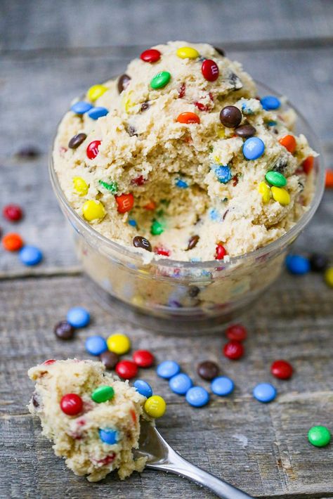 Edible Cookie Dough Healthy, Cookie Dough Desserts, Marshmallow Desserts, Fudge Dessert, Edible Cookie Dough Recipe, Cookie Dough Dip, Peppermint Brownies, M M Cookies, M And M