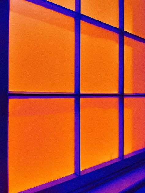 Bleu Pantone, Deco Violet, Violet Aesthetic, Orange Interior, Sunset Orange, Orange Aesthetic, Color Inspo, Colour Board, Room Posters