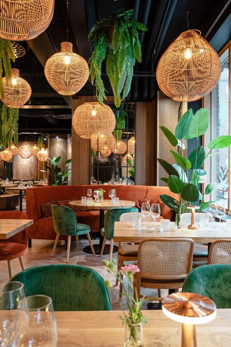 Quê Em – Visionary Design Partners Helsinki Concept Cafe Design, Boho Restaurant, Bistro Interior, Bistro Decor, Speakeasy Decor, Rustic Interior Style, Bistro Design, Restaurant Design Inspiration, Modern Restaurant Design