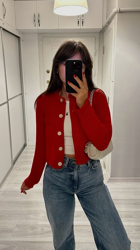 Red Outfit Office, Outfits With Red Cardigans, Cardigan Red Outfit, How To Style Red Cardigan, Red Cardigan Outfit Winter, Red Cardigan Outfit Aesthetic, Red Vest Outfit, Red Cardigan Outfit, Ootd Cardigan