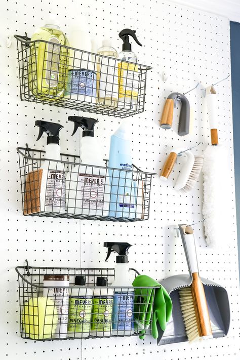 Organized Ideas, Laundry Room Hacks, Laundry Room Storage Shelves, Small Laundry Room Organization, Room Storage Diy, Cleaning Supplies Organization, Garage Tool Storage, Farmhouse Side Table, Organisation Hacks