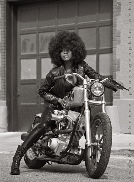 Afro Biker Chick Jamaica Party, Chicks On Bikes, Trap Rap, Hiphop Music, Biker Chic, Party Dance, Ducati Monster, Motorcycle Riders, Biker Chick