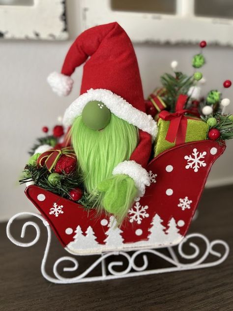 Gnomes Lovers | Creating out of the box | Facebook Gnome Ideas, Gnome Gift, Diy Gnomes, Gnomes Crafts, The Boutique, Gift Boxes, The Box, Circuit, Christmas Crafts