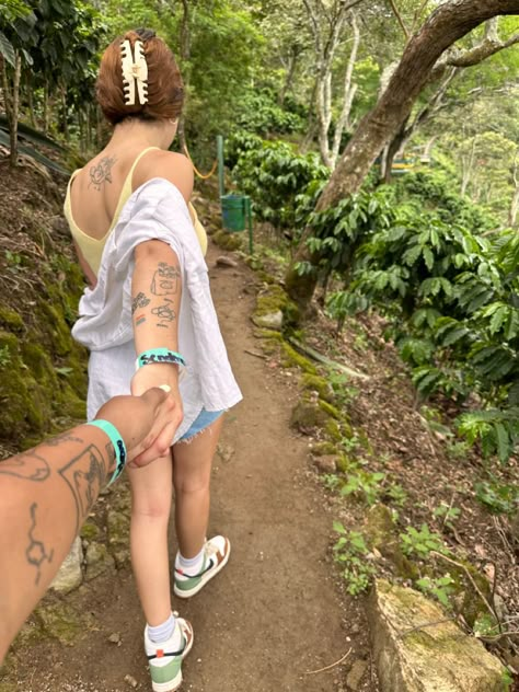 #fashion #costarica #travel #tattoos #wlw #lesbian #lover #couplepicideas #hiking #trail Summer With Girlfriend, Lesbian Travel Photography, Wlw Vacation Aesthetic, Wlw Camping, Wlw Travel Aesthetic, Wlw Vacation, Wlw Travel, Wlw Date Aesthetic, Wlw Summer