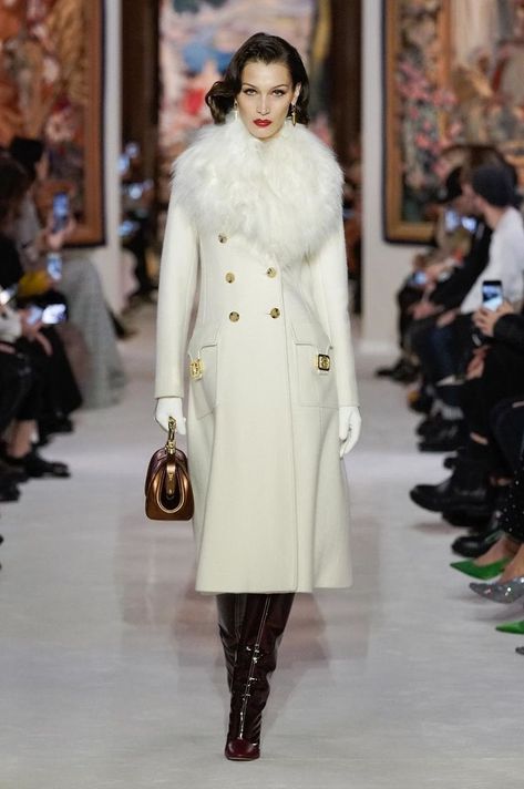 Aunt Vibes, Rebecca Ferguson, Fashion Hub, Mode Inspiration, Coat Fashion, Lanvin, Couture Fashion, Look Fashion, Classy Outfits