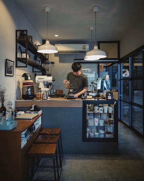 Today there are great deals of coffee bar. So that there is a great deal of one-of-a-kind and also interesting coffee bar interior decoration. Below is an inspiration for a coffee bar decor ideas that you can use if you intend to open up a coffee bar. #coffeeshopideas #coffeeshopaestheticcozy #coffeeshopdesigninterior #coffeeshopideasbusiness Coffee Station Kitchen, Café Design, Small Coffee Shop, Diy Coffee Bar, Coffee Bar Design, Farmhouse Coffee Bar, Small Cafe Design, Coffee Shop Interior Design, Cafe Concept