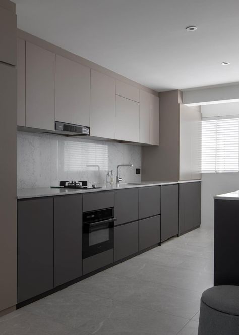 Check out this Contemporary-style HDB Kitchen and other similar styles on Qanvast. Modern Hdb Kitchen, 3 Room Bto Hdb Design Kitchen, Hdb Modern Contemporary, Modern Kitchen Condo, Grey Kitchen Mood Board, Grey Two Tone Kitchen, Hdb Kitchen Ideas, Hdb Kitchen Cabinet, Flush Kitchen Cabinets