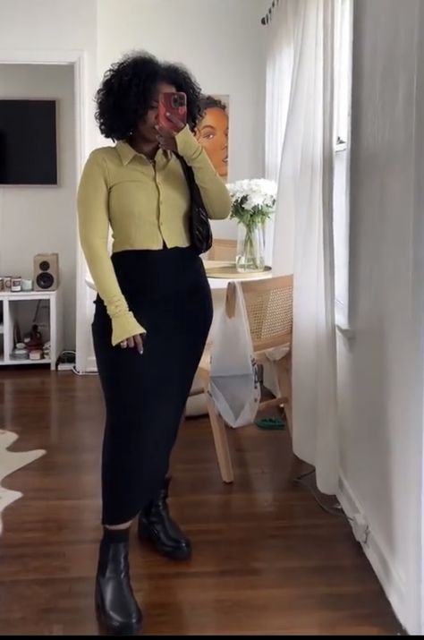 Casual Office Outfits Black Women, Church Fits Black Women, Fall Skirt Outfits Black Women, Dark Academia Black Women, Winter Outfits Work Office, Modest Outfits Plus Size, Business Casual Black Women, Casual Work Outfits Winter, Bussines Casual Woman