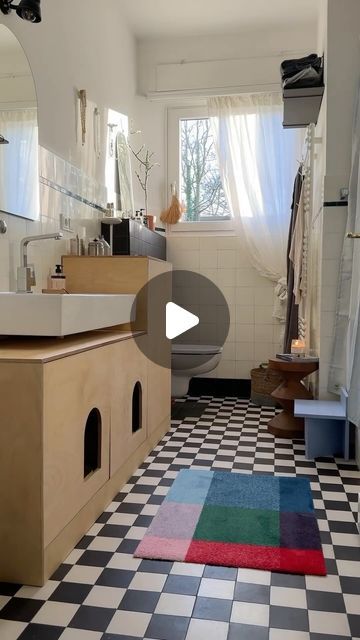 Ikea Nysjön Cabinet Hack, Ikea Hacks For Cats, Hidden Cat Litter, Cat Litter Boxes, Box Hacks, Her Bathroom, Out Space, Ikea Besta, Diy Ikea Hacks