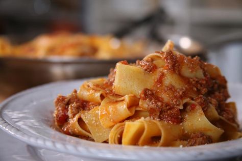 Just wanted to share this delicious recipe from Lidia Bastianich with you - Buon Gusto! Meat Sauce Bolognese Lydia Bastianich, Lidias Italy Recipes, Vegetable Bolognese, Lidia Bastianich Recipes, Lidia's Recipes, Italy Recipes, Pasta Alla Carbonara, Gourmet Pasta, Quick Pasta Dishes