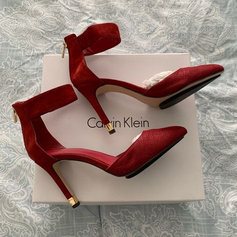 New With Box. Sold Out Everywhere. Love The Rich Red Color But A Little Too High For Me. 4" Heels With Classy Gold Detail. Never Worn, Just Tried On. Zipper On The Back. Suede Material. Prom Shoes Red Dress, Heels For Red Dress Prom, Red Prom Heels, Valentines Heels, Red Heels Aesthetic, Wine Red Heels, Red Heels Prom, Fantasy Ballroom, Md Shoes