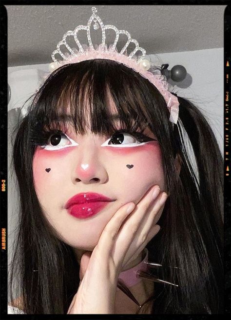 E-Girl Makeup Idea Cute Anime Makeup Looks, Egirl Make Up, Egirl Inspo, Creative Eyeliner, Stream Setup, E Girl Makeup, Egirl Makeup, Tela Iphone, App Filter