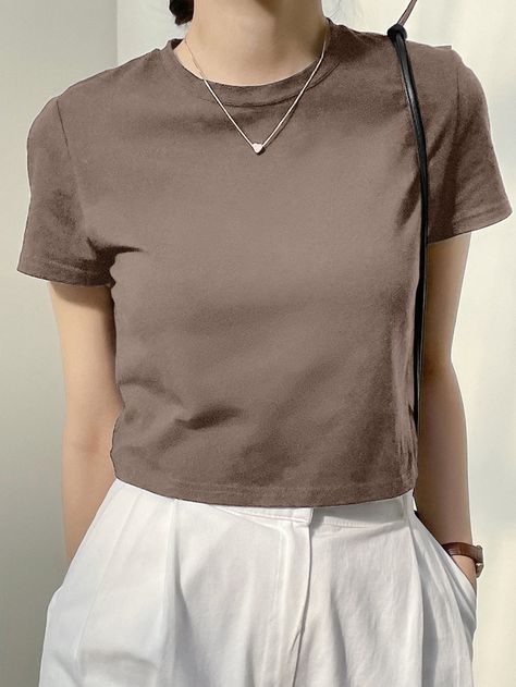 Brown Casual Collar Short Sleeve Fabric Plain  Embellished Slight Stretch Summer Women Clothing Cropped Tee Outfit, Dressy Casual Outfits, Plain Outfits, Quick Outfits, Tee Outfit, Casual Style Outfits, Crop Tee, Simple Outfits, Classy Outfits