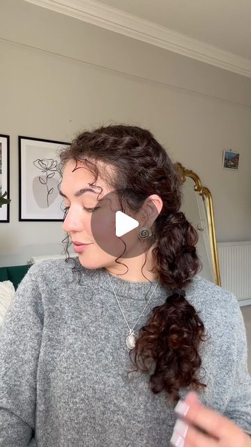 Sophie Marie on Instagram: "Curly hairstyle idea for summer: chunky plait braid 🐚🧜🏽‍♀️  ✨The top section involved the process of twisting and gathering more hair as I reached behind my ear.   ✨Then I thread this twist through my ponytail. This is a good way to ensure your whole plait doesn’t fall out. I wrapped a piece of hair around the hair band to hide it and continued to plait down the hair. I love leaving lots of curls out at the bottom but it’s up to you ❤️  Using the @fableandmane moisturising leave in spray ✨  Send to your curlfriends who’d also love this style 💌 x" Curly Ponytail Braid, Hiding Ears Hairstyle, Curly Hair Plaits, Curly Braid Hairstyles, Curly Side Braid, Idea For Summer, Plait Braid, Curly Braids, Curly Hair Braids