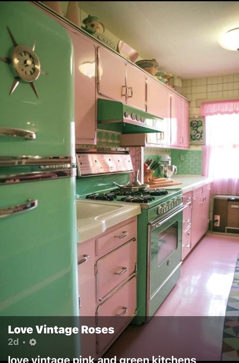 Vintage Kitchen Design, 70s Room Decor, 1950’s Kitchen, Pink Kitchen Ideas, Earthy Pink, Kitchen Lighting Design, Retro Appliances, Cottage Kitchens, Vintage Farmhouse Kitchen