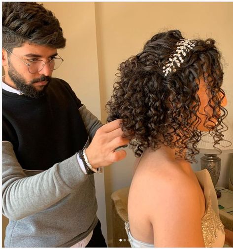 Curly Bridal Hair, Formal Hairstyles For Short Hair, Curly Hair Trends, Curly Wedding Hair, Different Hair, Different Hair Types, Hairdos For Curly Hair, Natural Curls Hairstyles, Curly Hair Women