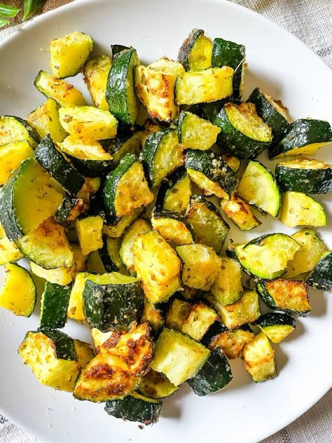 Air Fryer Roasted Zucchini, Vegan Greek Salad, Roasted Zucchini Recipes, Roasted Zucchini And Squash, Air Fryer Easy, Harvest Bread, Yellow Squash Recipes, Vegan Feta, Easy Egg Salad