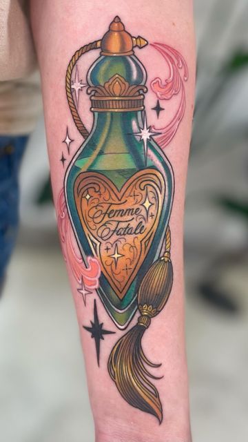 𝑆𝑇𝐸𝑃𝐻𝐴𝑁𝐼𝐸 𝐻𝐸𝐹𝐹𝑅𝑂𝑁 on Instagram: "Got to break out the pumpkin ink caps today for this special Potion/Perfume bottle!🎃🧡 #perfumebottle #potionbottle #potionbottletattoo #neotraditionaltattoo #witchytattoo #trendingreels #artist #tattooartist #femaleartist" Lantern Neo Traditional, Art Nouveau Bottle, Antique Perfume Bottle Tattoo, Vintage Perfume Bottle Tattoo, Potion Bottle Tattoo Design, Aqua Tofana Tattoo, Cheeky Tattoos, Poison Bottle Tattoo, Perfume Tattoo