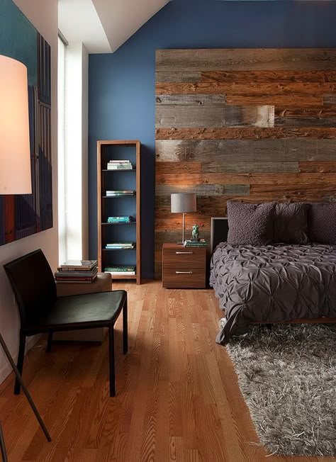 Navy Blue Bedroom Walls, Bedroom Wooden Floor, Blue Bedroom Colors, Navy Blue Bedroom, Pallet Wall Decor, Navy Blue Bedrooms, Blue Bedroom Walls, Rustic Bedroom Decor, Wooden Bedroom