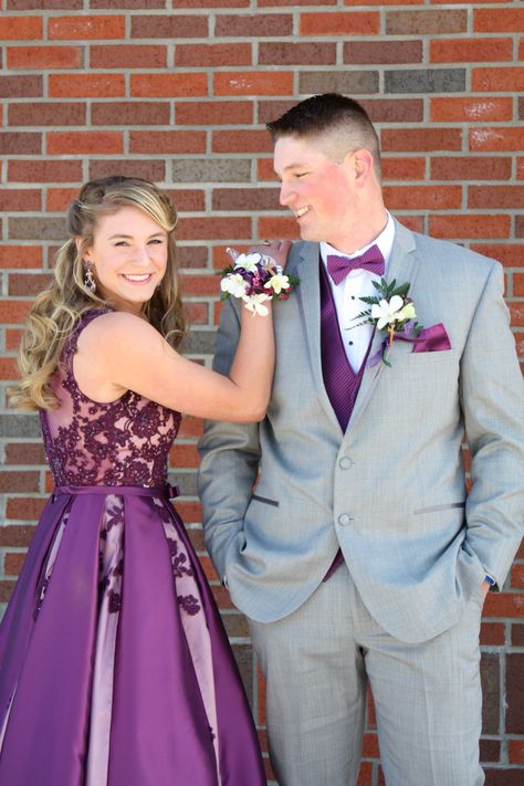 Prom Poses Not Dating, Prom Picture Poses For Friends Boys, Indoor Prom Picture Ideas, Prom Poses Friends Guys, Candid Prom Pictures, Prom Poses For Friends Couple, Homecoming Couples, Shine Pictures, Prom Picture Ideas