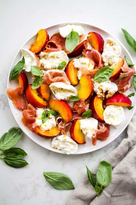 Peach, Burrata, And Prosciutto Salad Peach Appetizer, Salad Presentation, Fresh Apricots, Burrata Recipe, Best Salads Ever, 200 Calorie, Summertime Salads, Apricot Recipes, Seasonal Eating