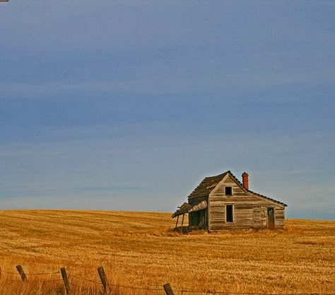 Middle of nowhere | Rebecca Tifft | Flickr The Middle Of Nowhere, House In Middle Of Nowhere, Houses In The Middle Of Nowhere, House In The Middle Of Nowhere, Middle Of Nowhere Aesthetic, Rural Cybercore, Isolated Homes, Cliffside Town, Middle America