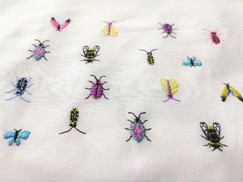 Embroidery Insects Easy, Tiny Butterfly Embroidery, Embroidery Bugs Insect, Butterfly Embroidery Easy, Embroidery Bugs, Small Embroidery Designs, Bug Embroidery, Micro Embroidery, Moth Insect