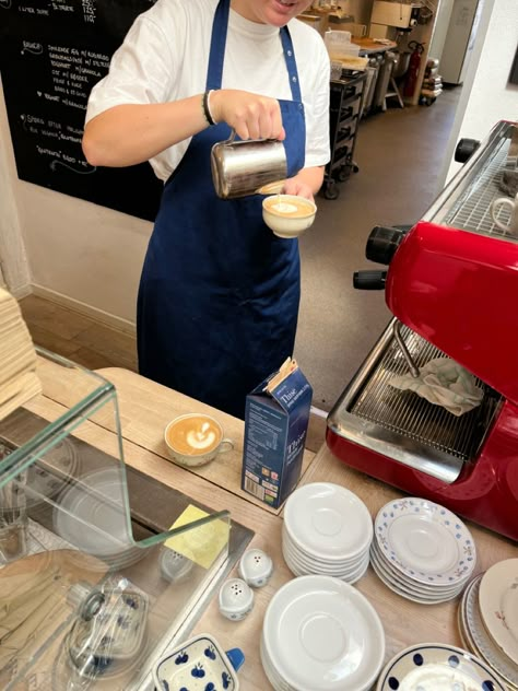 Work Aesthetic Restaurant, Part Time Job Aesthetic Cafe, Working At A Bakery Aesthetic, Barista Job Aesthetic, Waitress Aesthetic Cafe, Barista Girl Aesthetic, Starbucks Worker Aesthetic, Cafe Job Aesthetic, Coffee Shop Work Aesthetic