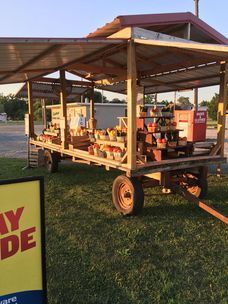 Wagon Farm Stand, Hay Wagon, Farm Wagons, Produce Stand, Chuck Wagon, Deer Stand, Farm Stand, Wagons, Garden Projects