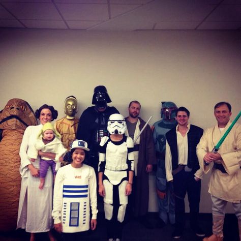 Group Of 5 Movie Characters, Starwars Group Costumes, Star Wars Group Costumes, Halloween Work Costumes, Kung Fu Panda Costume, Disney Group Costumes, Work Costumes, Disfraz Star Wars, Star Wars Halloween Costumes