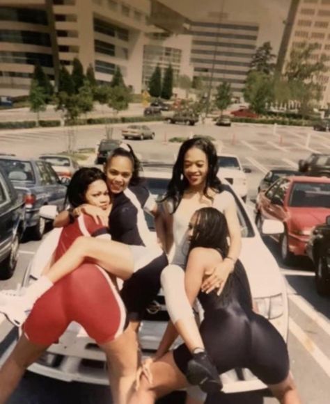 Freaknik Miami, Florida (1997). Girls Mullet, 90s Black Culture Aesthetic, Girls Yoga, Wigs Black, 90s Hip Hop Fashion, Vintage Black Glamour, Black Photography, Girls Vest, Best Friend Goals