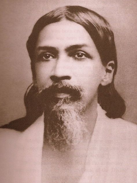 Sri Aurobindo - the founder of Integral Yoga, a father of independent India, a poet, and an academic - is commemorated. (Image: Sri Aurobindo. Public domain via Wikimedia Commons.) Integral Yoga, Jnana Yoga, Subhas Chandra Bose, Sri Aurobindo, Arte Yoga, Yoga Master, Freedom Fighter, Divine Mother, Pondicherry