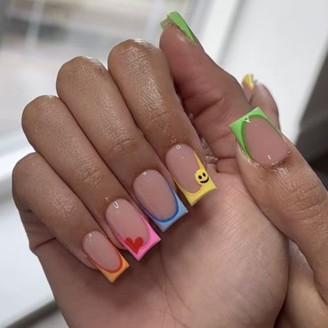 Short Square Nails Colorful, Short Nails Art Summer 2024, Nails For Trip, Short Nail Designs Summer 2024, Summer Nails Black Women, Shorties Nails, Overlay Nails, Acrylic Overlay, Hard Nails