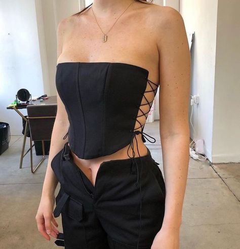 83e8ef518174e1eb6be4a0778d050c9ddesc42960547ri Flat Chested, Chica Cool, Y2k Summer Outfits, Harajuku Streetwear, Dress Gloves, Black Corset, Autumn Fashion Women, Black Crop Tops, Corset Top