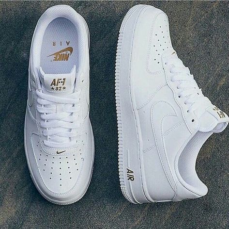 Nike Air Force 1 #Women - Listed in Best of #Nike #Fashion #Sneakers #FashionAccessories#Shoes #Activewear #NikeWomen #GetTheLook N108 Nike Air Force 1 Women, Air Force 1 Women, Nike Fashion Sneakers, Kicks Shoes, Tenis Nike, Streetwear Mode, Nike Air Shoes, Fresh Shoes, Skateboarder