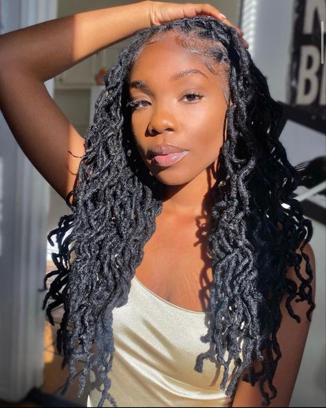 Empress Locs, Dreadlocks Black Women, Curly Dreadlocks, Locs Natural, Dreads Styles For Women, Long Locs, Loc Hairstyles, Beautiful Locs, Short Locs Hairstyles