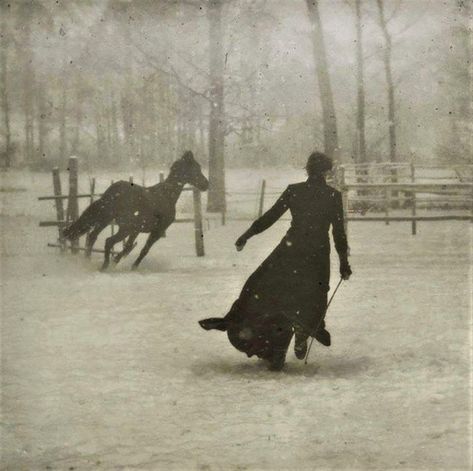 A SLICE OF HISTORY on Instagram: “A woman training her horse in France // 1899. Photograph by Félix Thiollier . #asliceofhistory #history #historic #vintage #oldschool…” Victorian Photography, Horses Running, Horse Trainer, French Photographers, Photo Vintage, Snowy Day, Jolie Photo, 영감을 주는 캐릭터, Pics Art