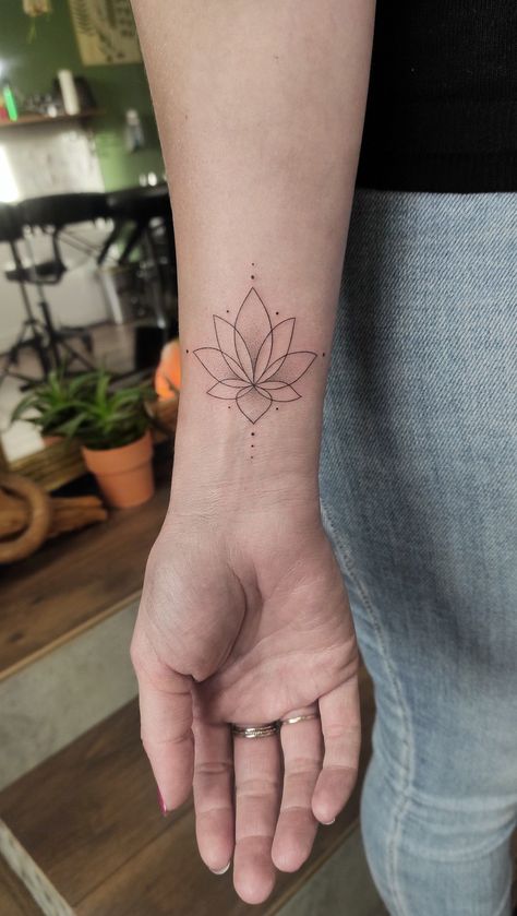 Lotus Flower On Wrist Tattoo, Lotus Flower Thumb Tattoo, Lotus Flower Tattoo Small Arm, Small Mandala Wrist Tattoos For Women, Lotus Wrist Tattoos For Women, Mandala Wrist Tattoos For Women, Lotus Tattoo Wrist, Tattoo Lotus Flower, Tattoo Design Flower