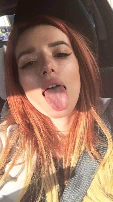 Bella Thorne Style, Bella Throne, Face Proportions, Cheeky Girls, Kissy Face, Cute Brunette, Crazy Women, Alt Girls, Ginger Girls