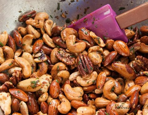 THE UNION SQUARE CAFE'S BAR NUTS - Best of BS Beer Nuts Recipe, Nut Mix Recipe, Bar Nuts, Rosemary Butter, Maldon Salt, Beer Nuts, Spicy Nuts, Appetizers Easy Finger Food, Snack Mix Recipes