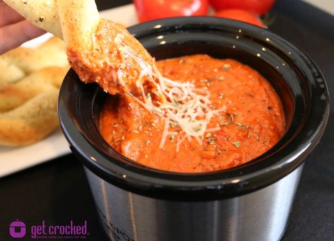 Celebrate National Fondue Day with 6 Easy Slow Cooker Recipes – Parade Slow Cooker Fondue, Fondue Dessert, Pizza Fondue, Slow Cooker Pizza, Easy Fondue, Crock Pot Pizza, Crockpot Appetizers, Pizza Dip, Food Holidays